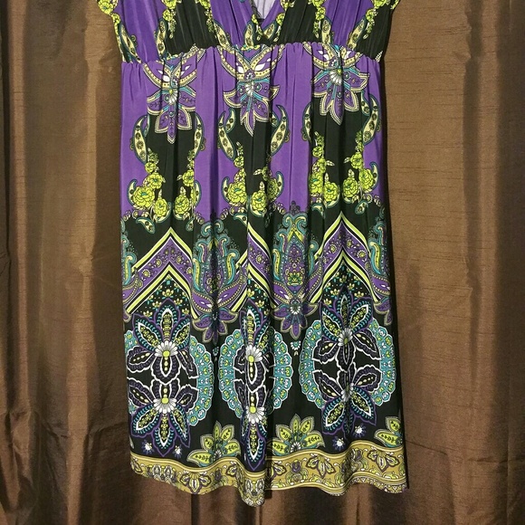 Patterned coverup - Picture 2 of 3